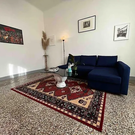 Gianni's Flat فلورنس