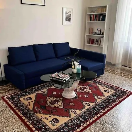 Gianni's Flat شقة *