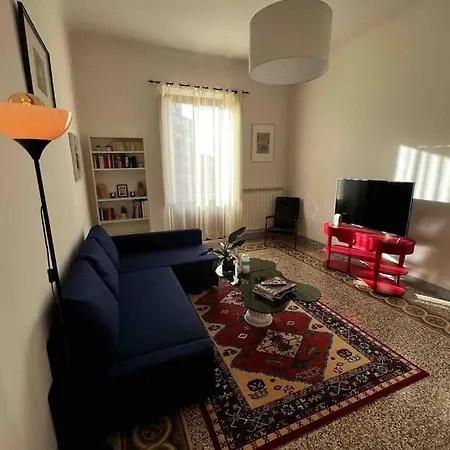 Gianni's Flat شقة *